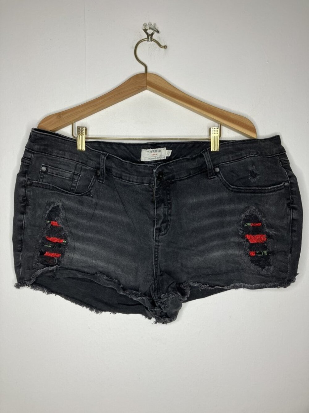 Torrid Women's Plus Size 22 Black Distressed Denim Shorts Embroidered Roses